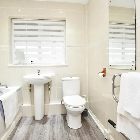Chequers 3* Harrogate