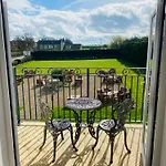 Chequers 3* Harrogate