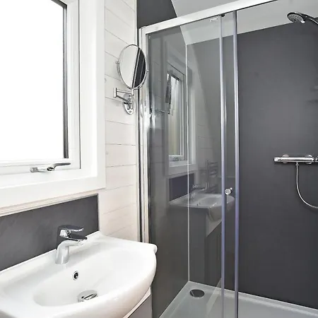 Chequers 3* Harrogate