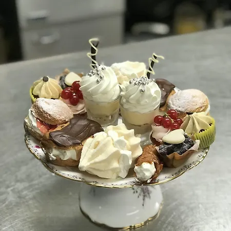 Han/Misafirhane Chequers Harrogate
