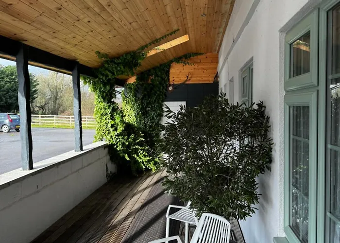 Chequers Мини-отель 3*