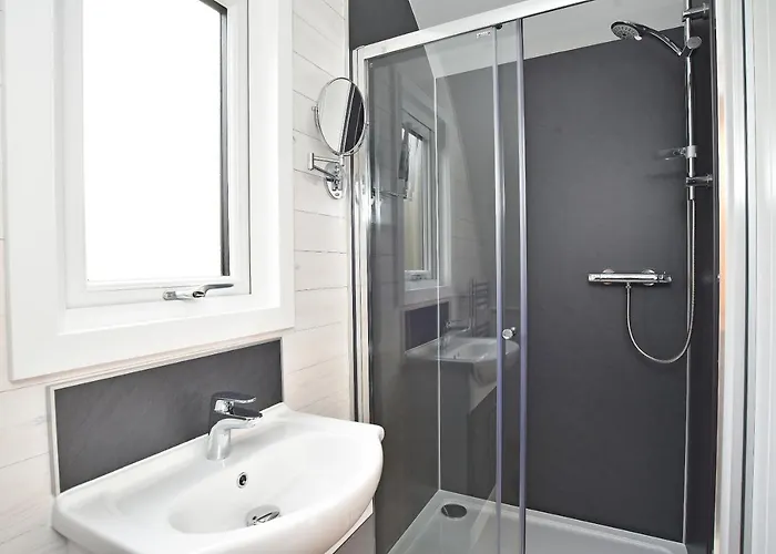 Chequers 3* Harrogate